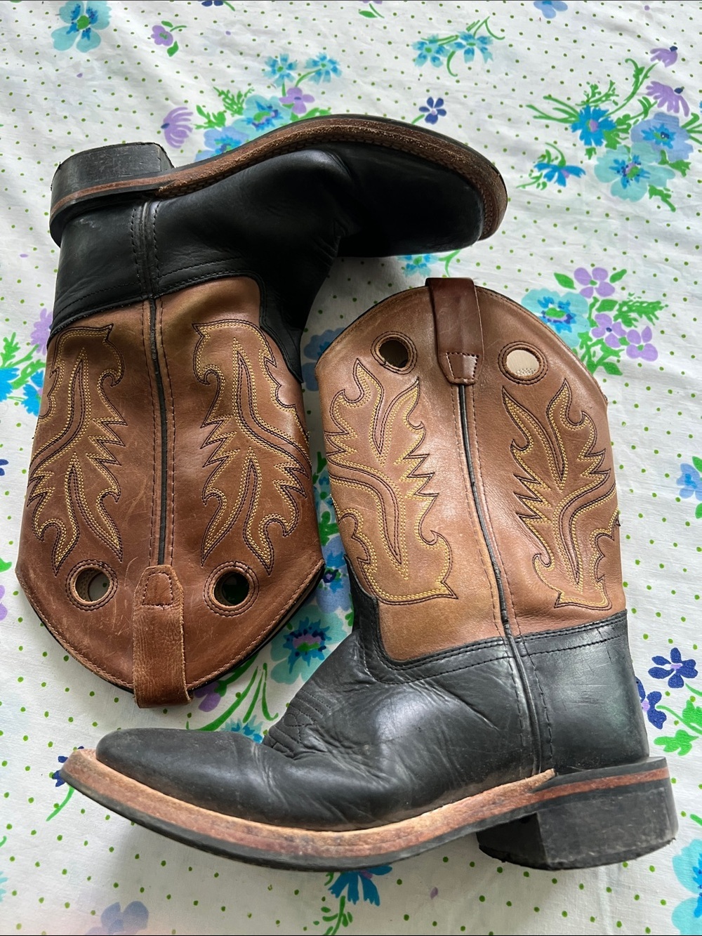 Cody James (?) Big Kids Cowboy Boots Two Tone - 3 - D